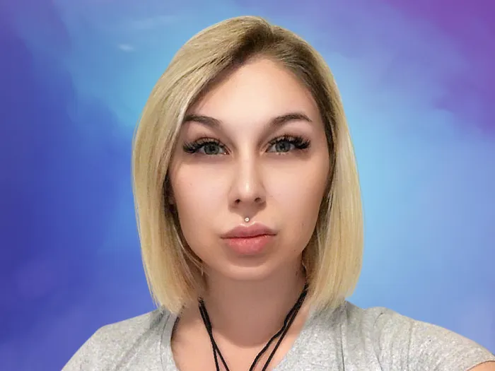 Алексина Мур