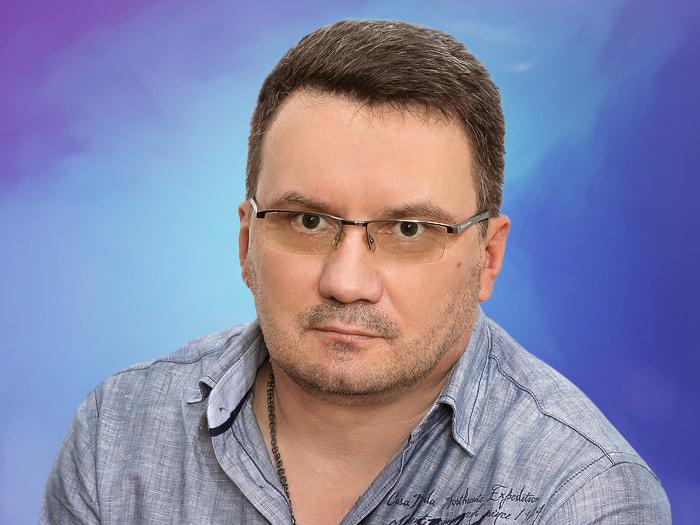 Богдан Велес