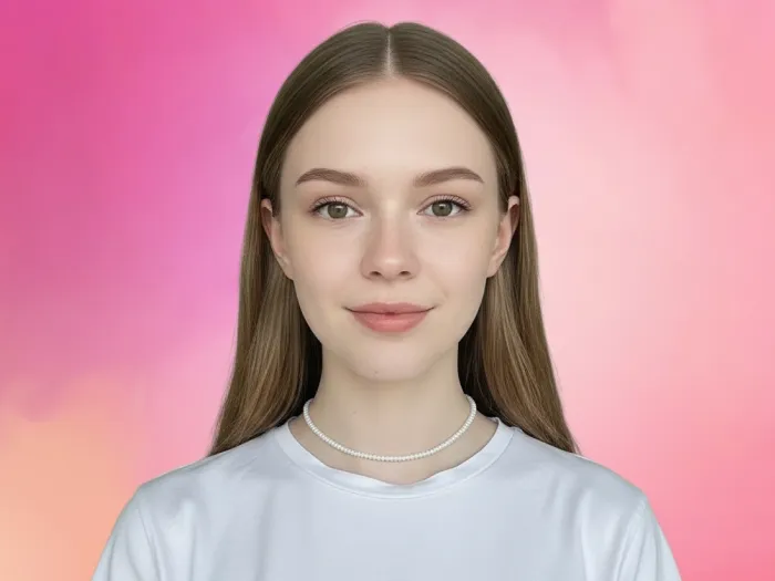 Наира Солтис